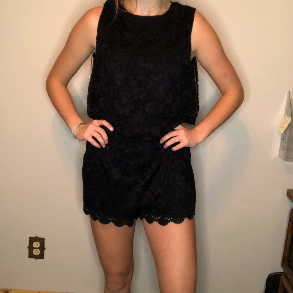 Black Lace Floral Romper🖤